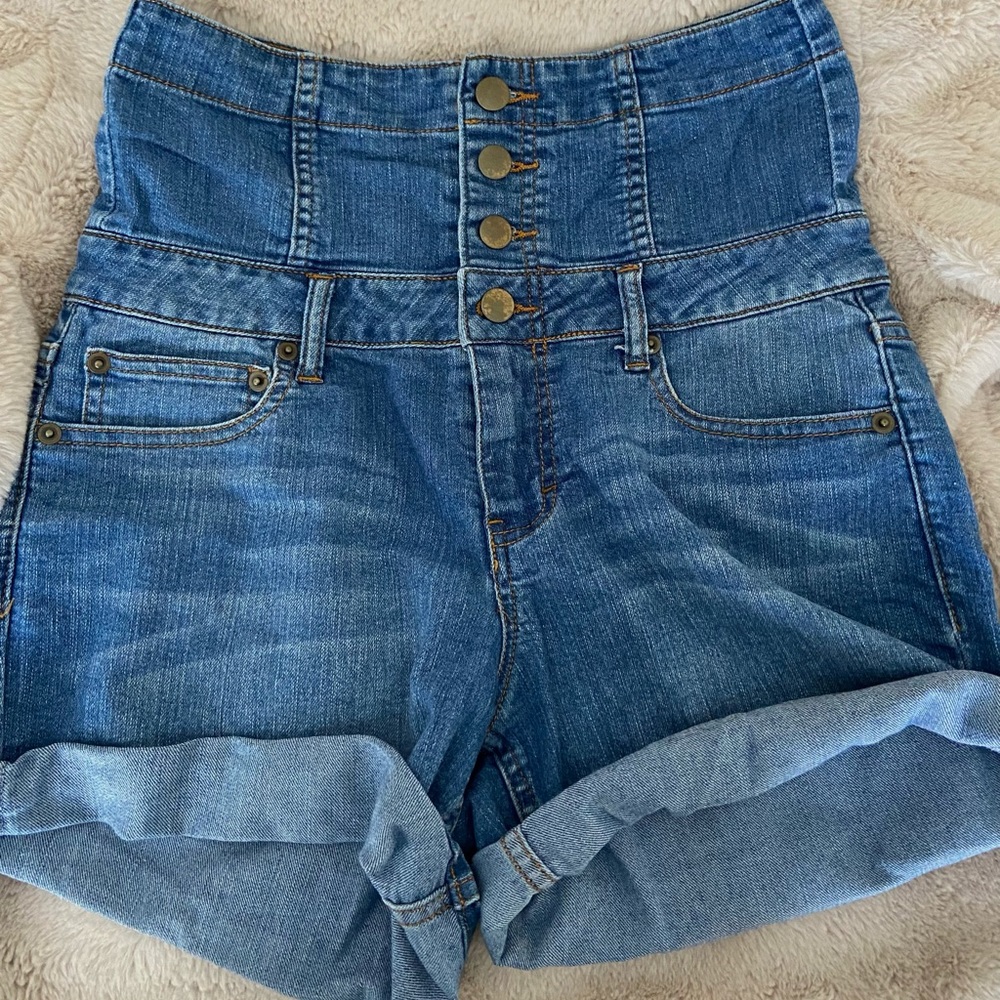 High waist denim shorts